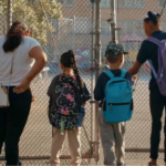 Familias inmigrantes sacan a los niños de las escuelas de Nueva York por miedo a redadas