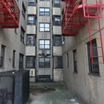 Hispano abusó de niña en su hogar y fue detenido por el padre de la menor: acusación en Nueva York