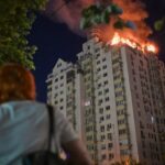 Ascienden a 30 muertos por ataques de Rusia contra Kiev
