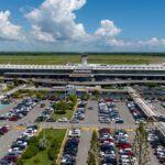 Migración fortalece controles aeroportuarios y neutraliza uso de documentos falsos y salidas no autorizadas