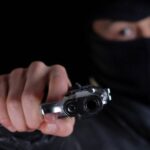 Asaltan a dos policías en La Noriega, Santiago; les roban armas y motocicleta
