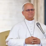 El papa defiende dignidad frente a “falsificaciones”